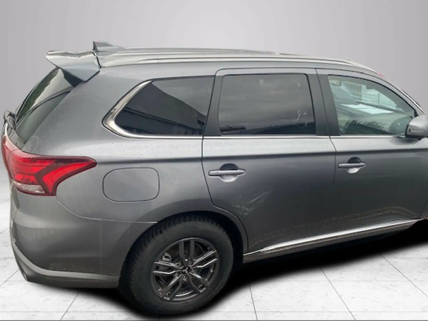 Mitsubishi Outlander 2.4 PHEV PLUS PIANO-LACK-INT. Gris - 2