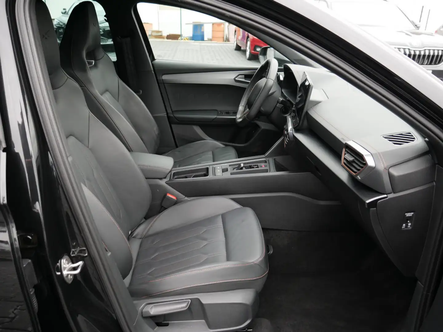 CUPRA Leon 1.4 TSI e-Hybrid DCC KAMERA NAVI ACC LED Negro - 2