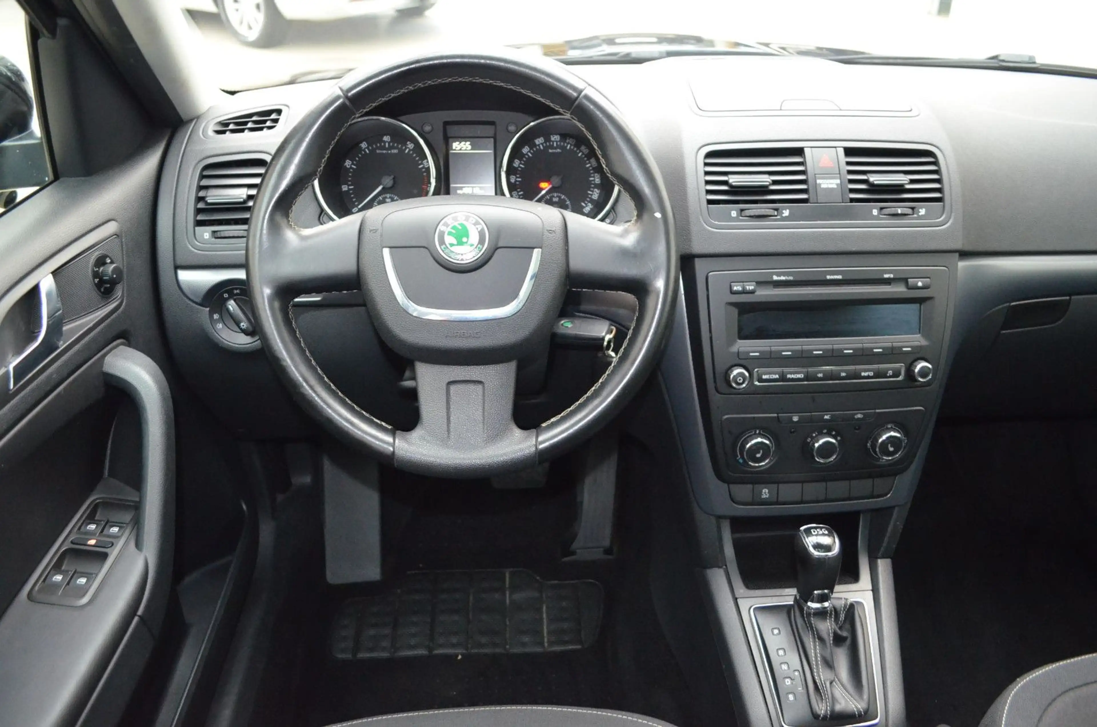 Skoda Yeti Ambition 1,2 TSI DSG ~KLIMA ~SHZNG ~PANO — photo 12