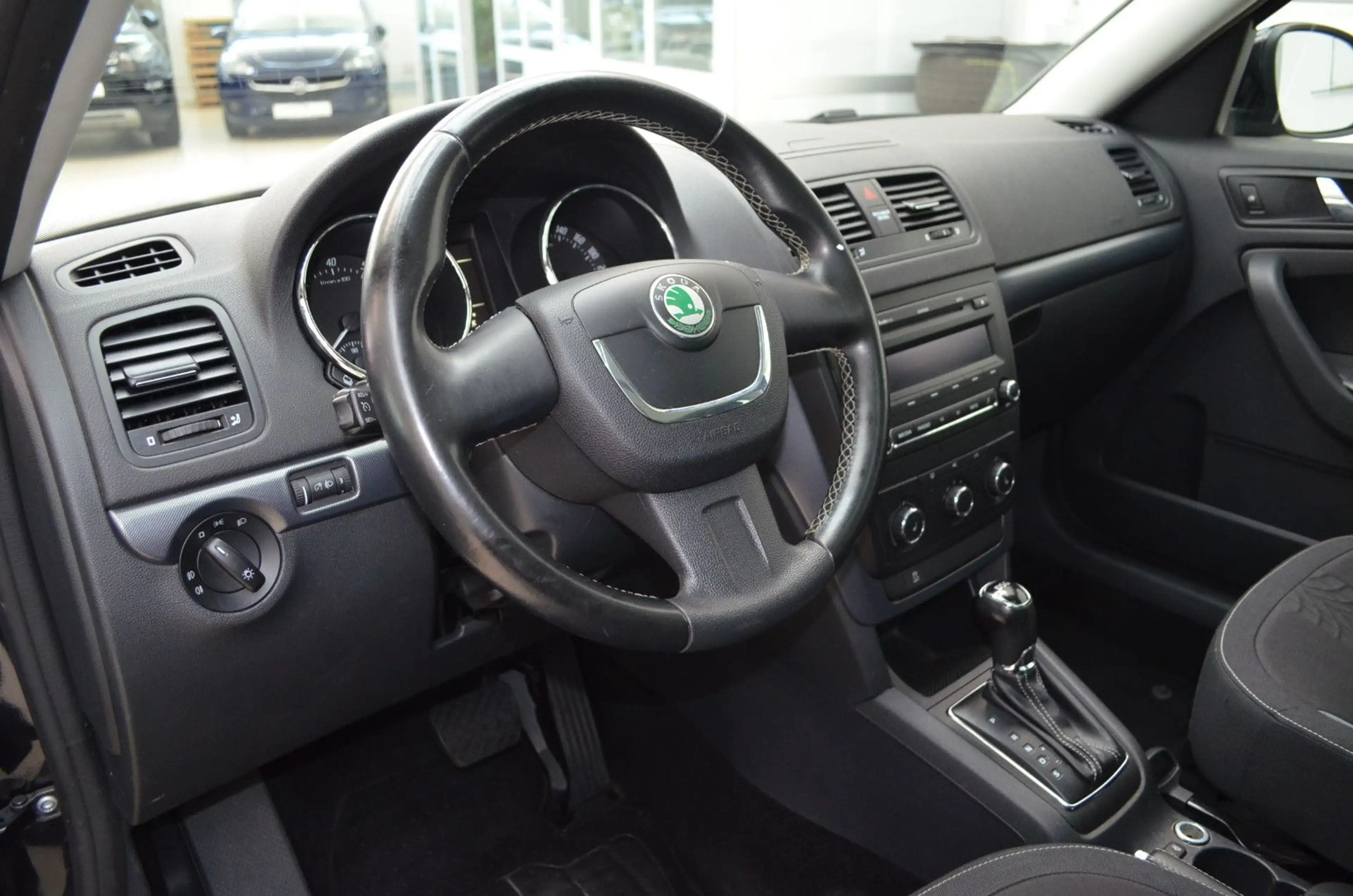 Skoda Yeti Ambition 1,2 TSI DSG ~KLIMA ~SHZNG ~PANO — photo 9