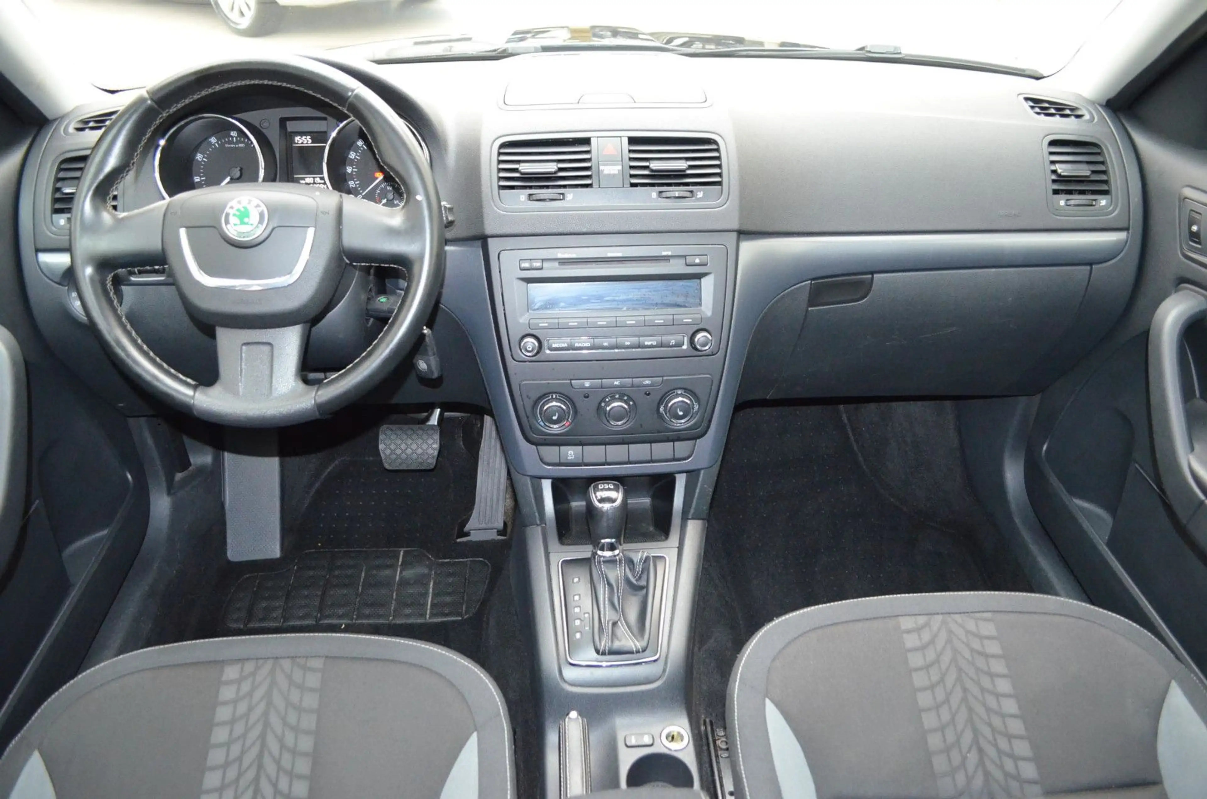 Skoda Yeti Ambition 1,2 TSI DSG ~KLIMA ~SHZNG ~PANO — photo 11