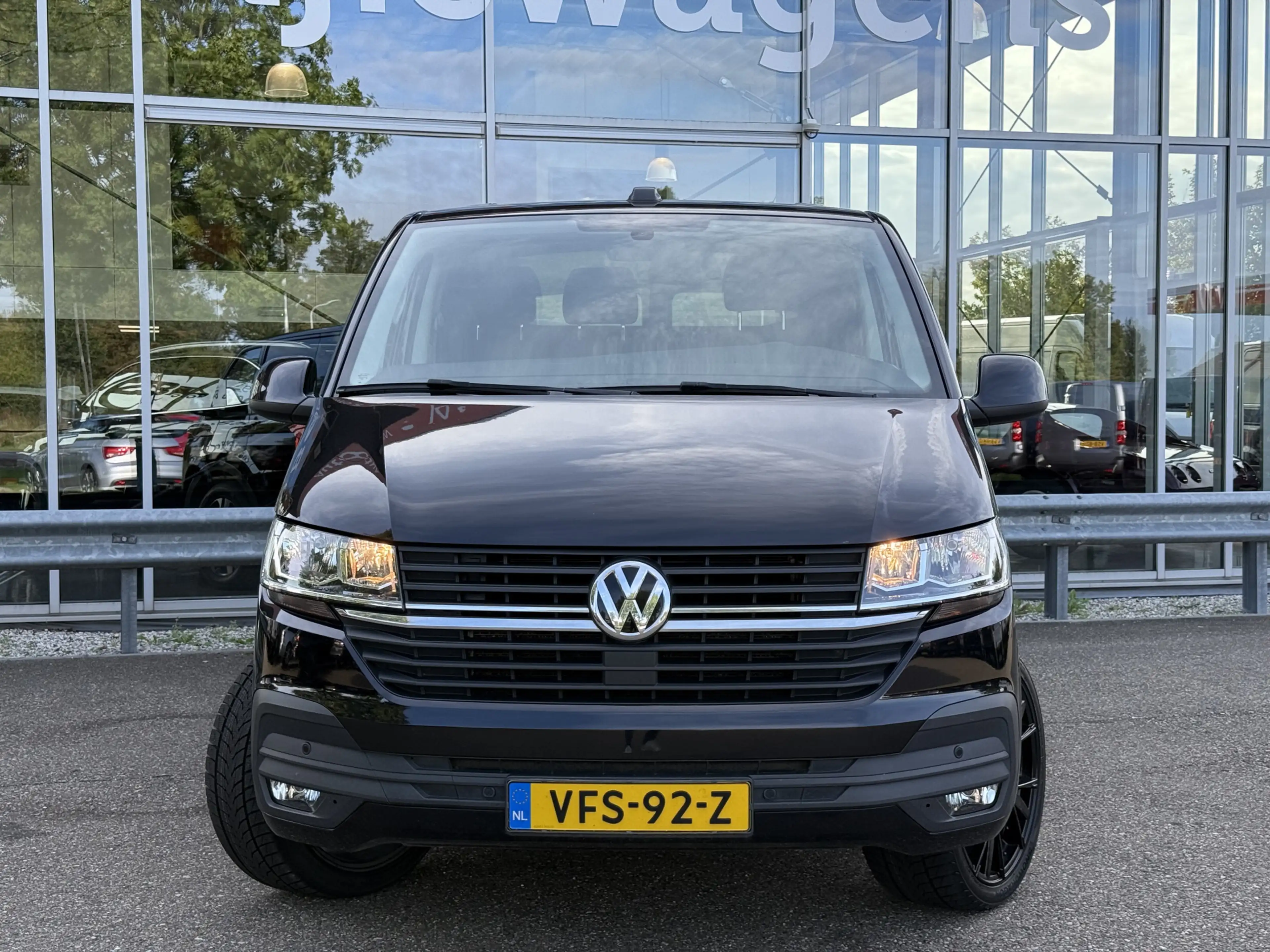 Volkswagen T6.1 Transporter 2.0 TDI L2H1 28 ZB-Edition | NL-auto | 1e Eig | Ca — photo 2
