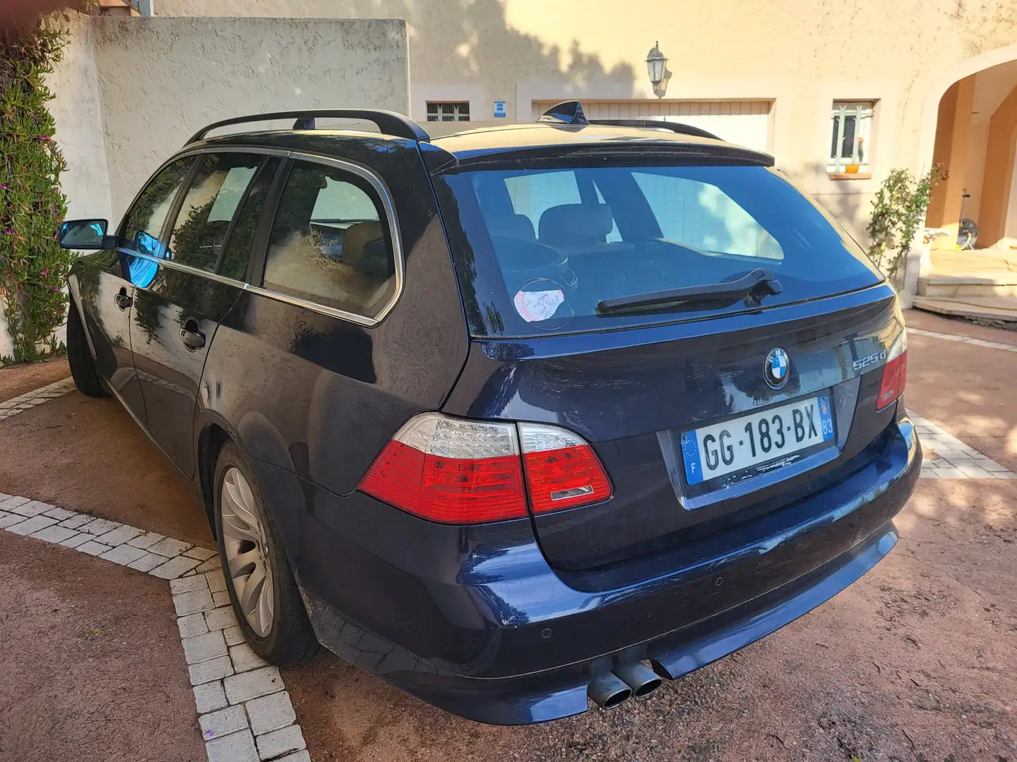 BMW 525 Touring 525xd 197chLuxe Bleu - 2