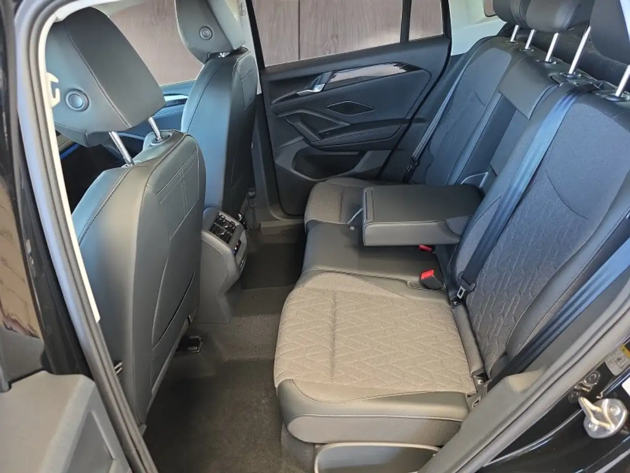 Volkswagen Tiguan 1,5 eTSI AHK/Navi/ACC/Kamera/el.Klappe **, миниатюра 14