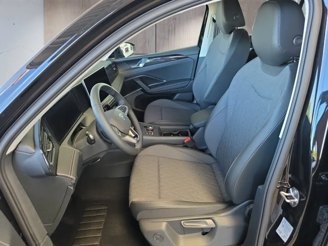 Volkswagen Tiguan 1,5 eTSI AHK/Navi/ACC/Kamera/el.Klappe **, миниатюра 9