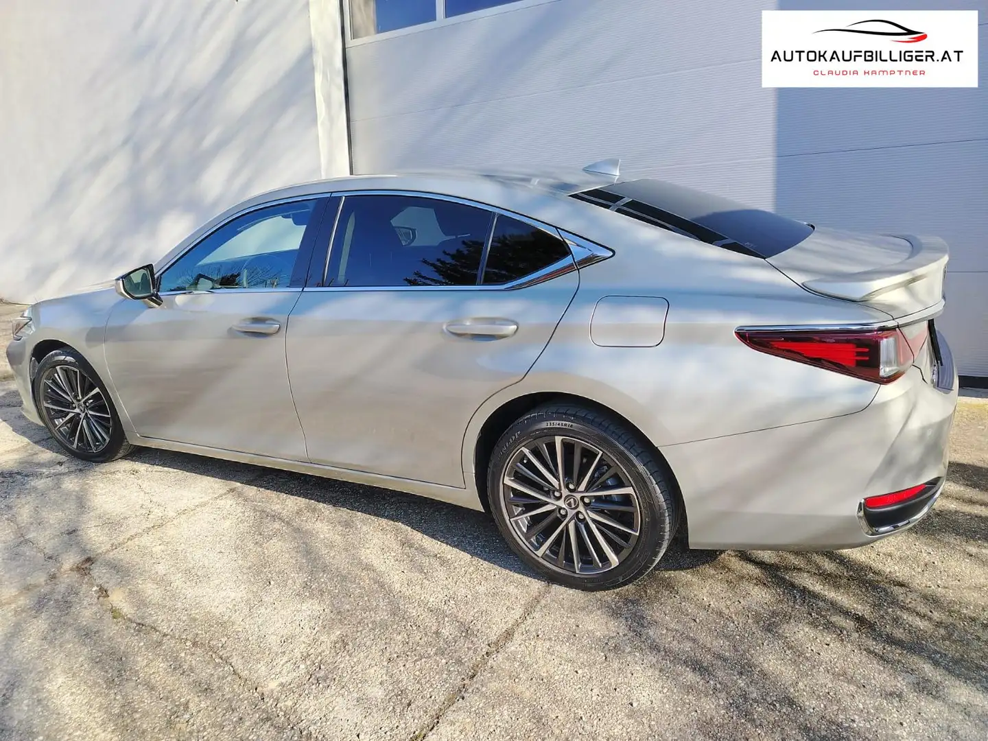 Lexus ES 300 h Business Line *MWSt**SOFORT**€35.470,- netto* Stříbrná - 2