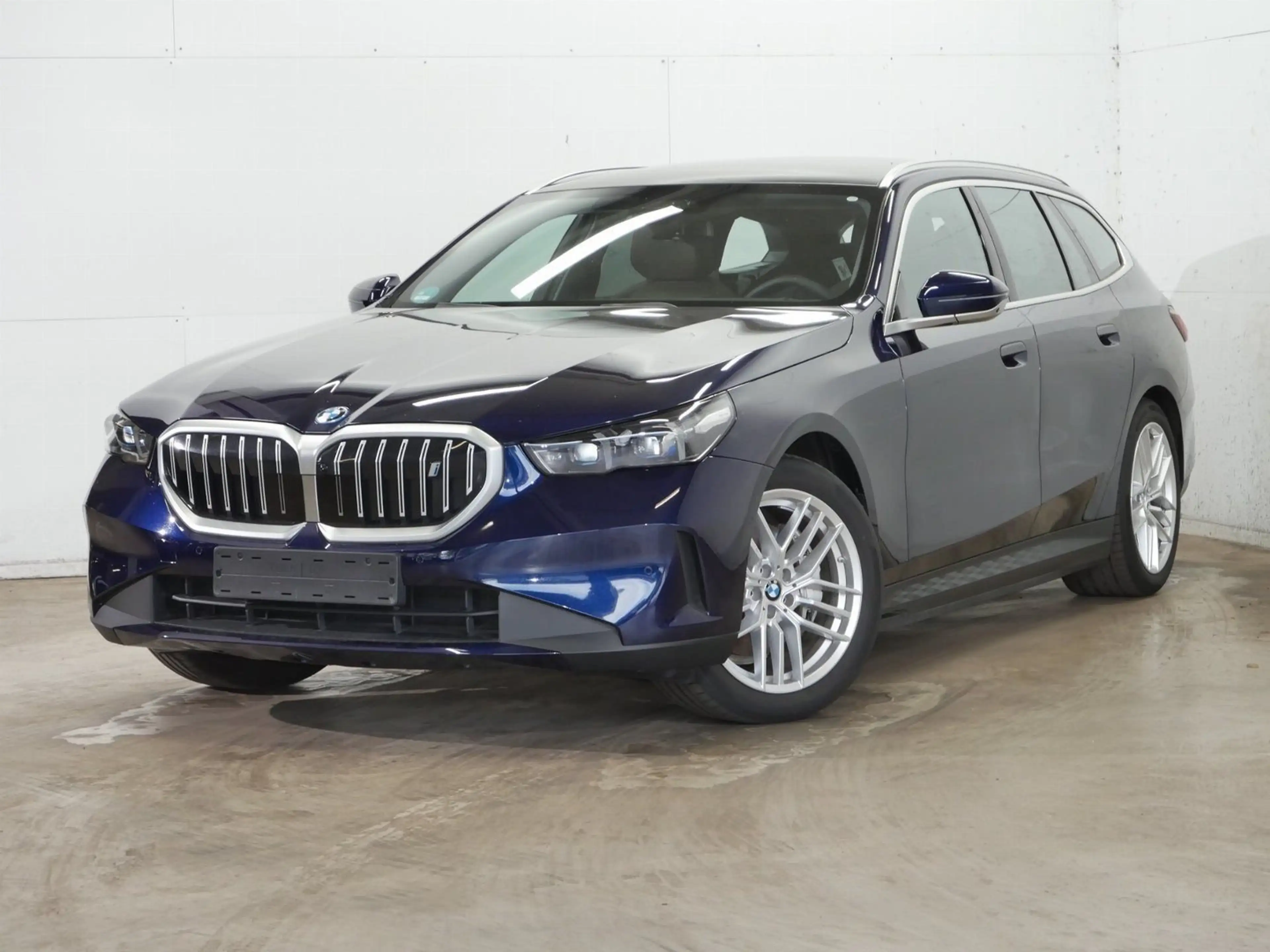 BMW i5 eDrive40 Sitzbelüftung, Glasdach, Bowers & Wilkins