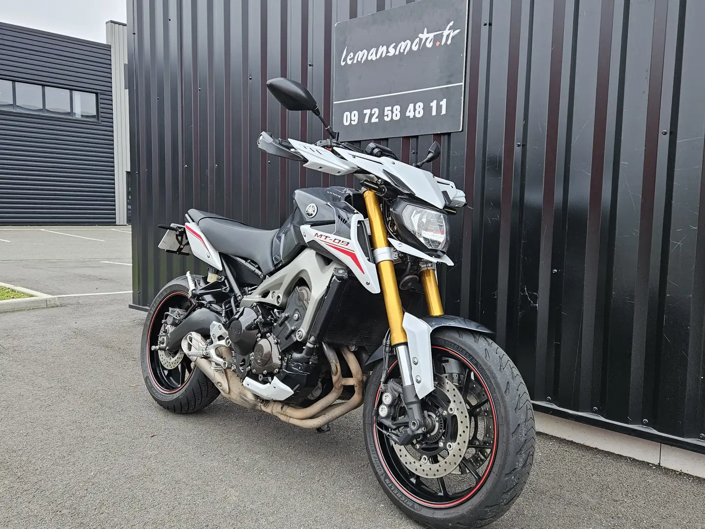 Yamaha MT-09 - 2