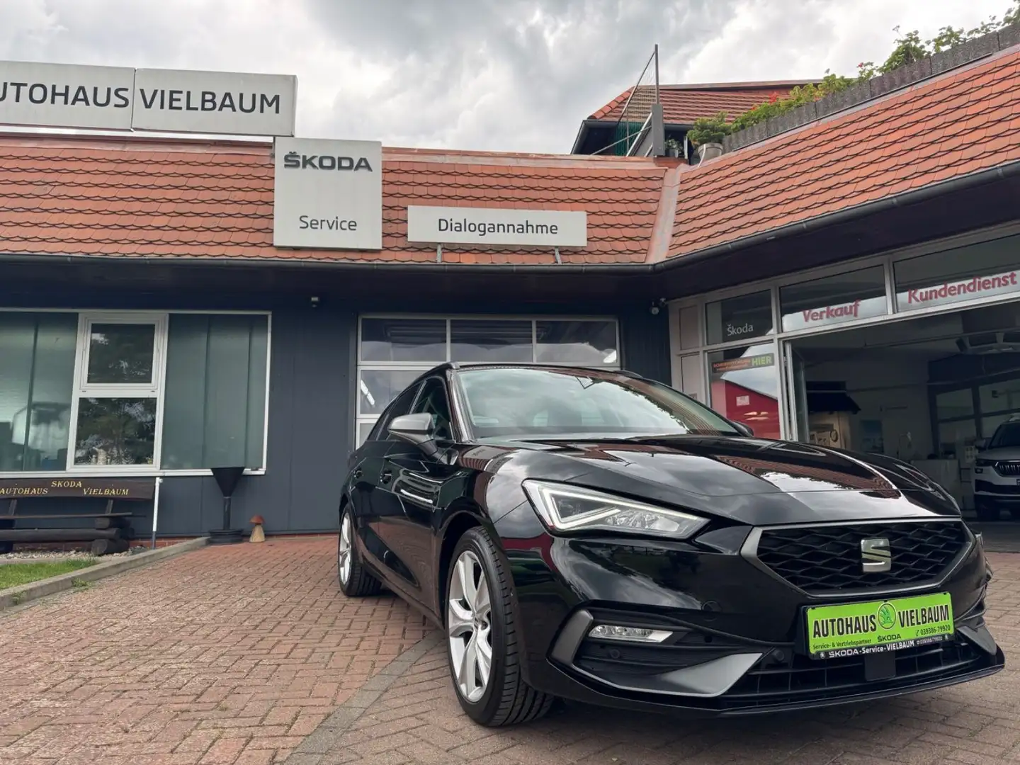 SEAT Leon Sportstourer FR Noir - 2