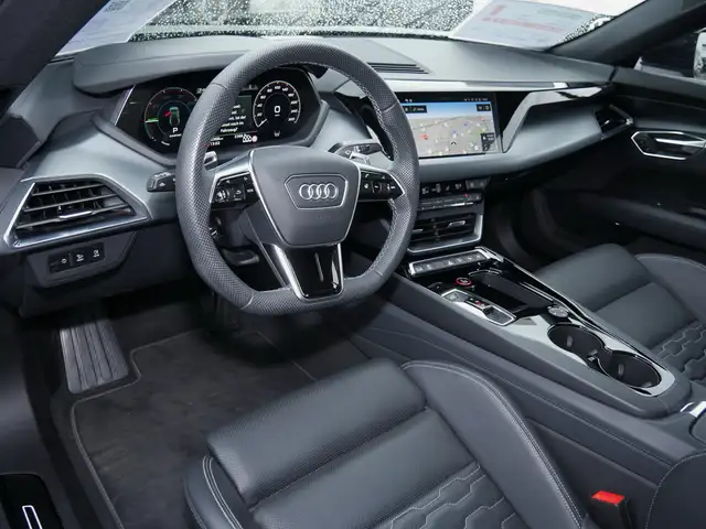 Audi E-Tron GT view 8