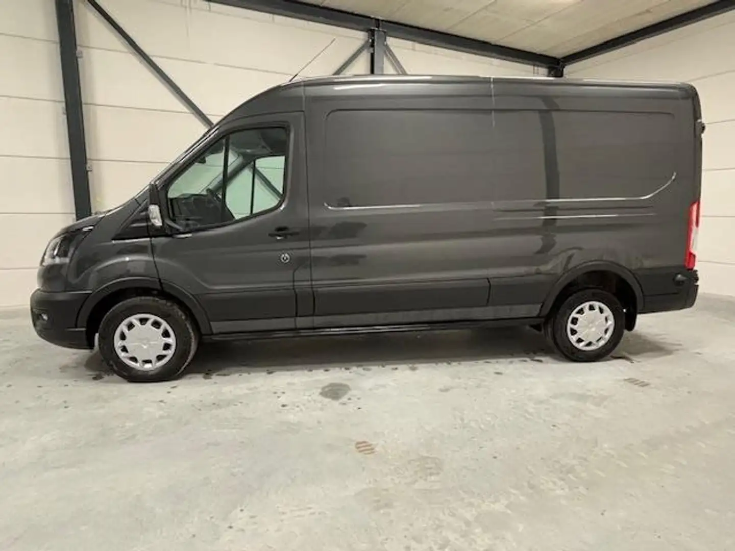 Ford Transit 350 L3H2 gesloten bestelwagen 130 Pk FWD Automaat Grijs - 2