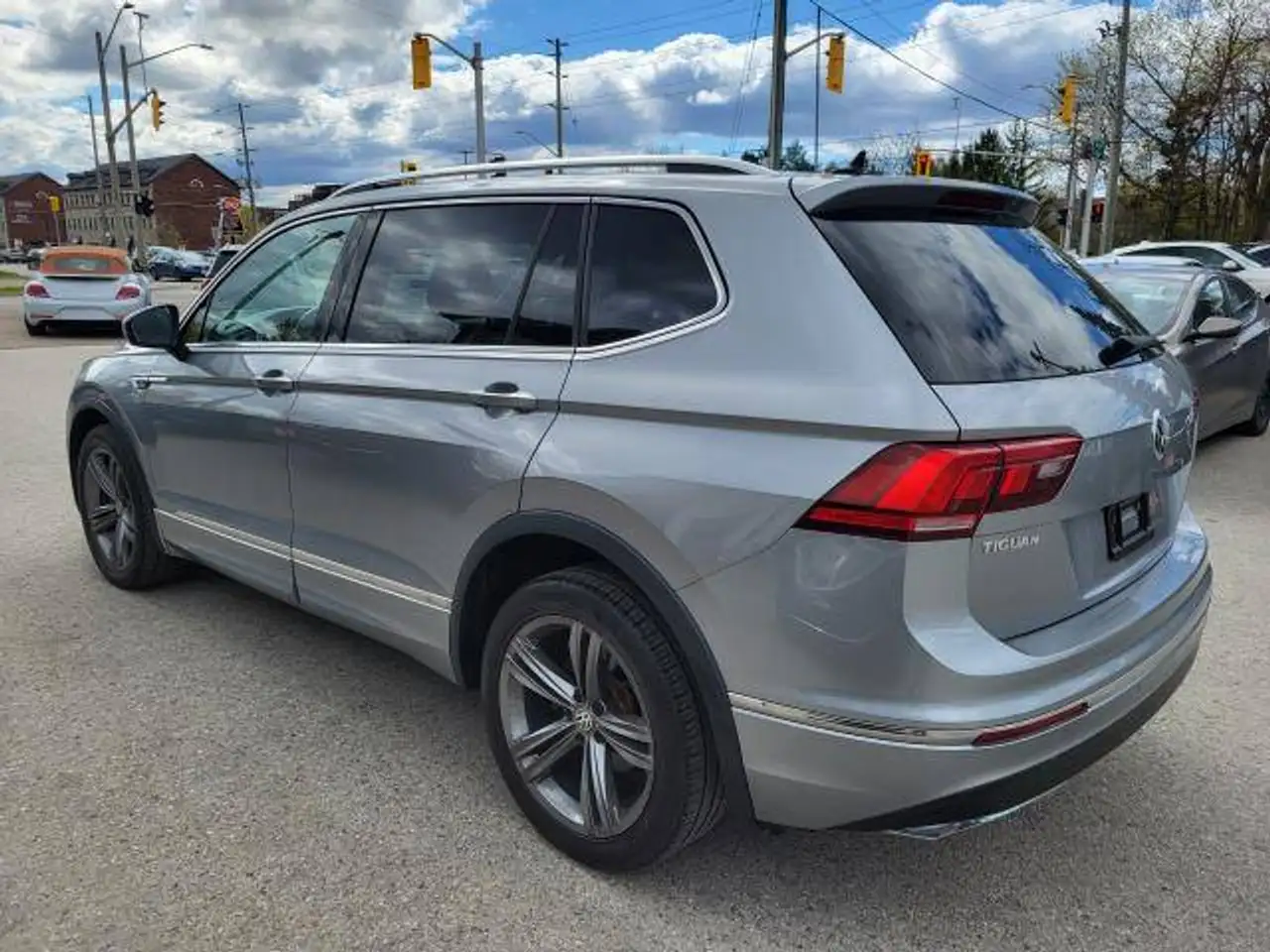 Volkswagen Tiguan снимка Volkswagen Tiguan
