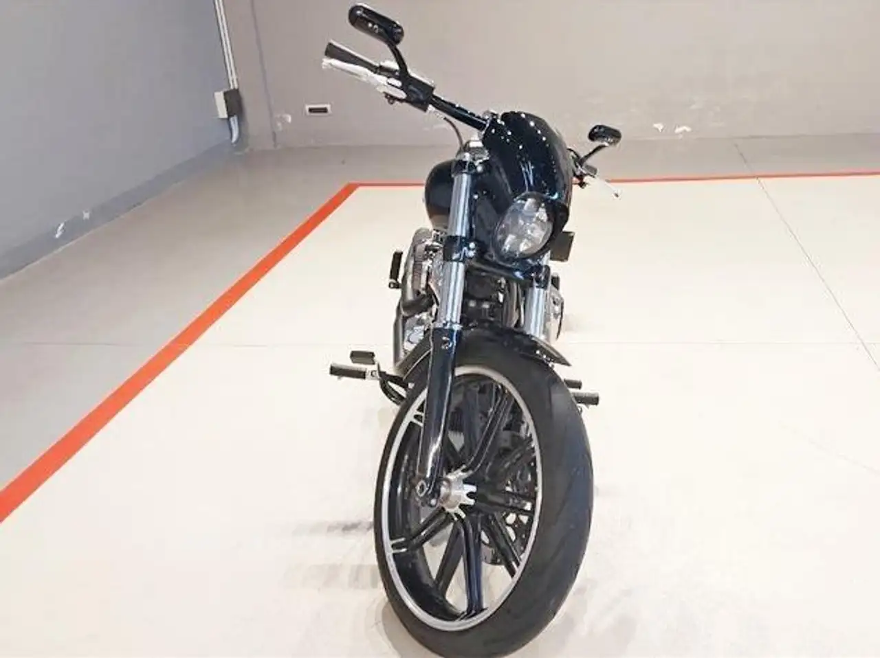 Harley-Davidson Breakout