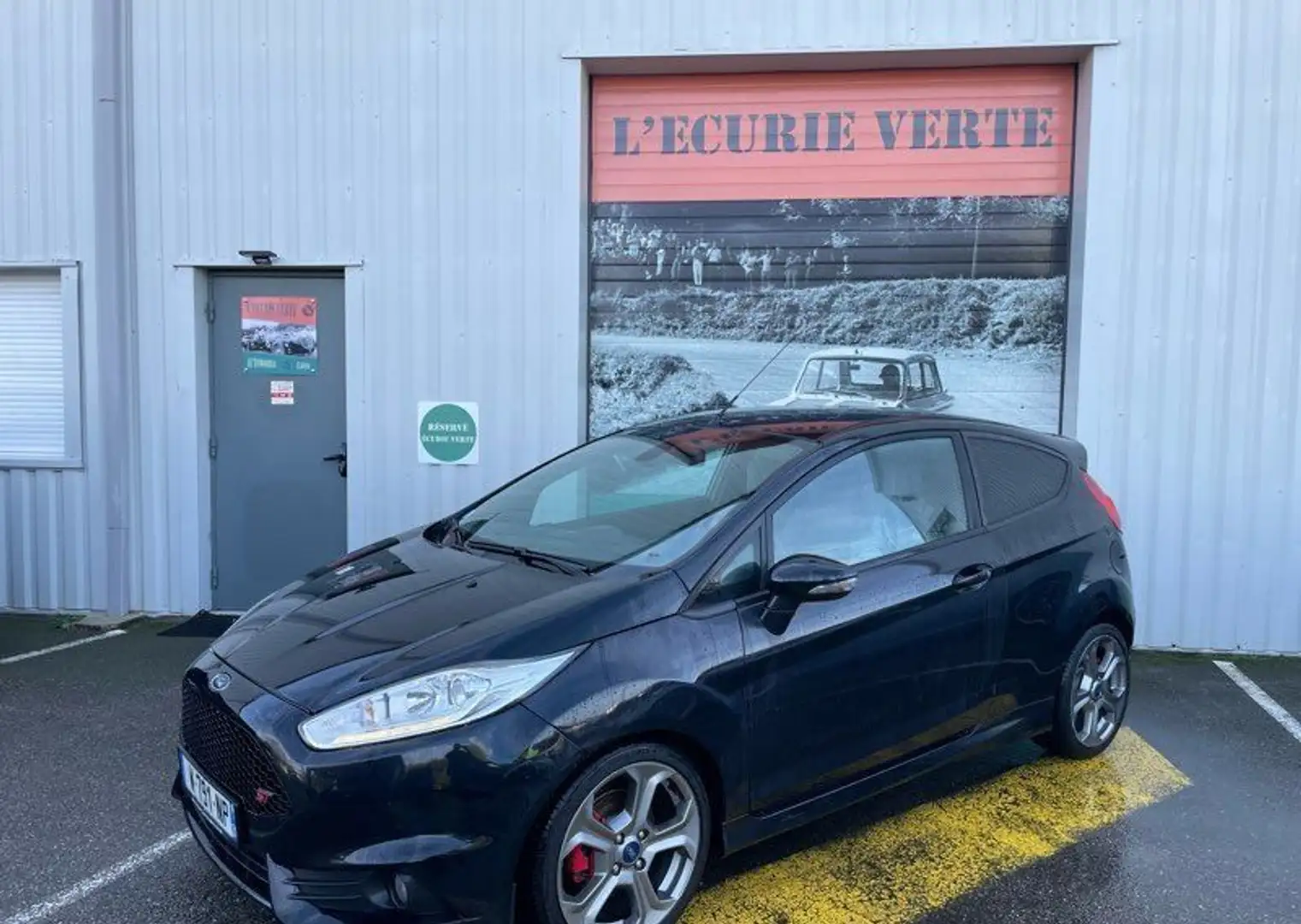 Ford Fiesta ST 1.6 EcoBoost 182 CH BVM6 Distribution %2B pompe à eau neuve Schwarz - 1
