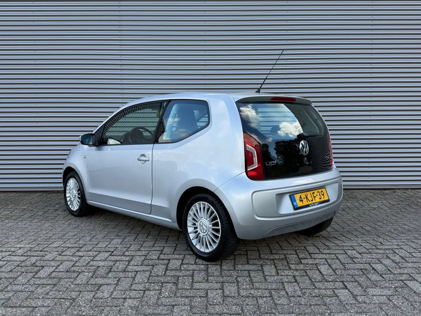 Volkswagen up! 1.0 high up! BlueMotion | Airco | APK 08-2026 | Al Grijs - 2
