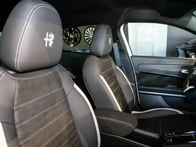 Alfa Romeo Junior view 14