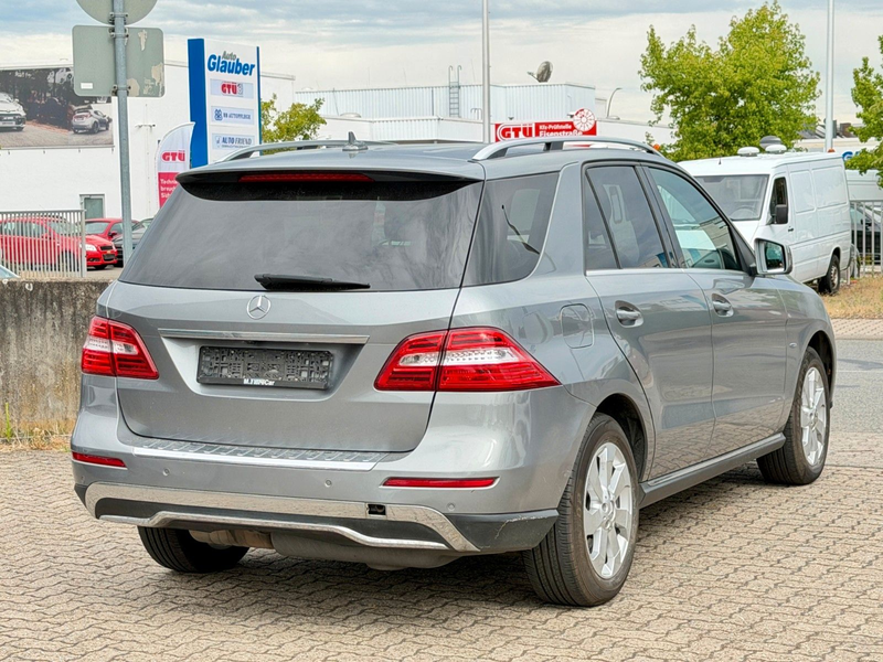 Mercedes-Benz ML 350 *NightVision*Cam*Nav*Bi-Xen*GsDh*Ahk*Memor — photo 7