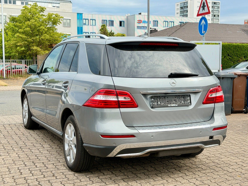 Mercedes-Benz ML 350 *NightVision*Cam*Nav*Bi-Xen*GsDh*Ahk*Memor — photo 5
