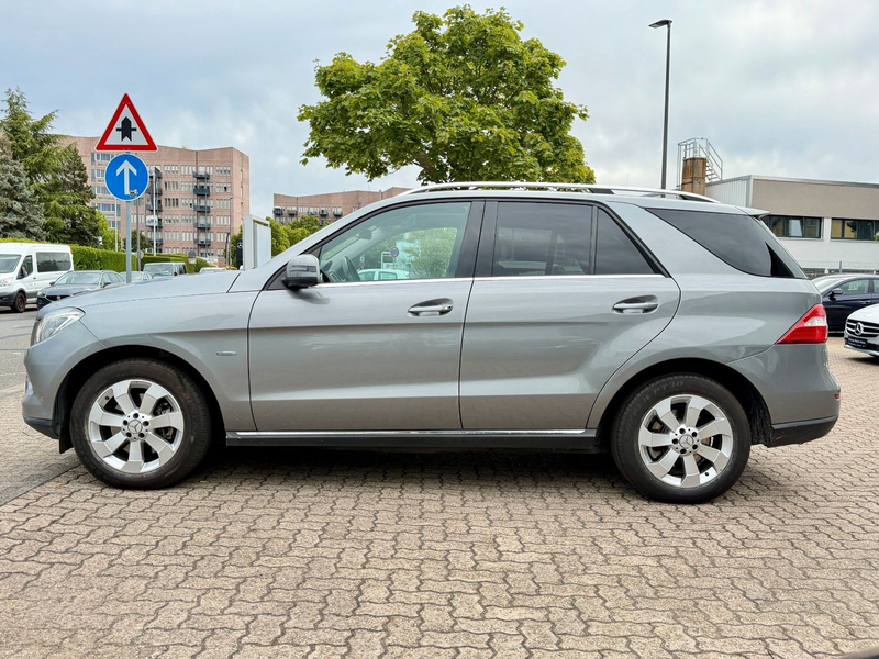 Mercedes-Benz ML 350 *NightVision*Cam*Nav*Bi-Xen*GsDh*Ahk*Memor — photo 4