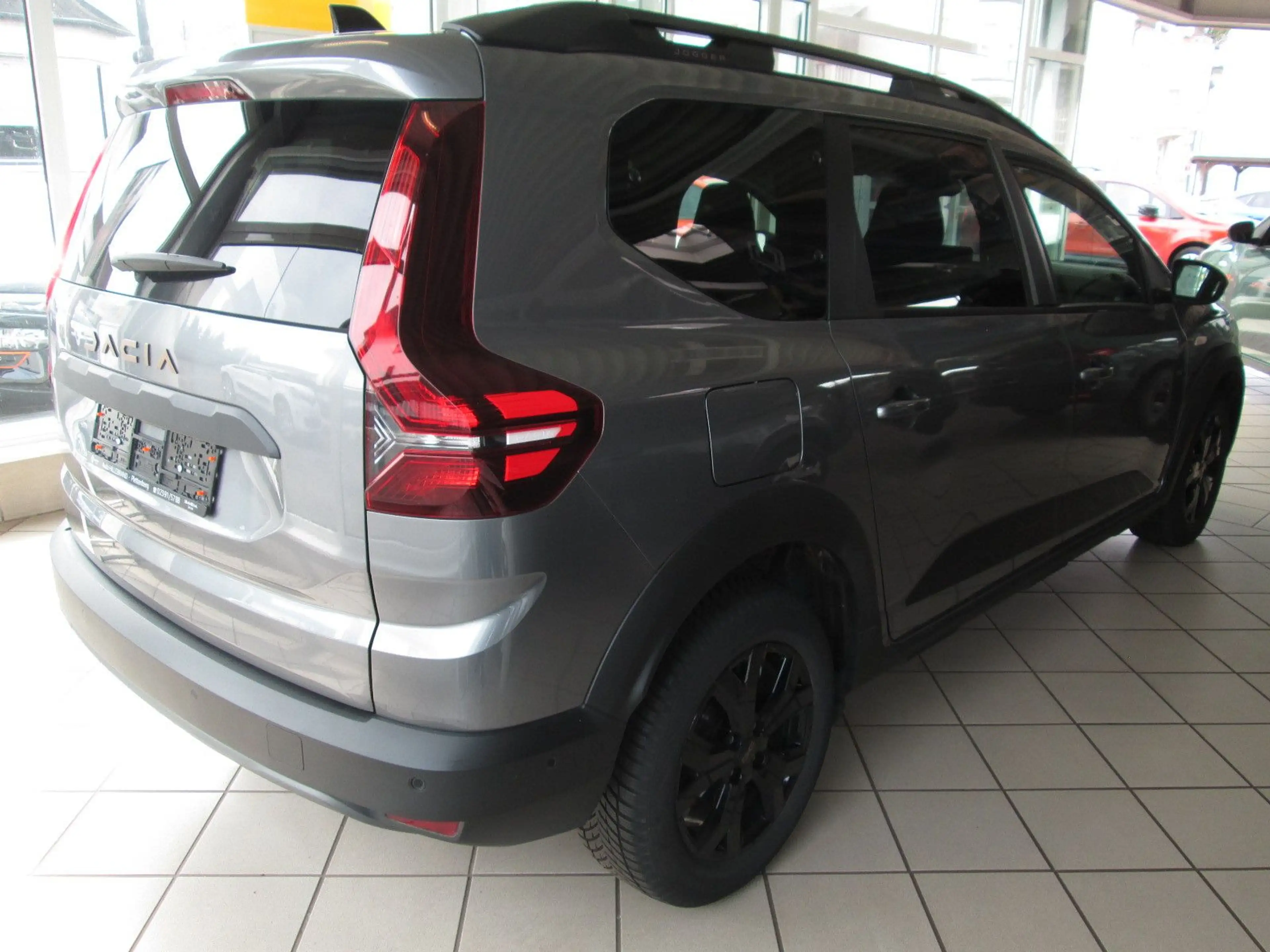 Dacia Jogger Extreme*KLIMAAUTOM*RÜCKFAHRKAMERA*7 SITZE — photo 4