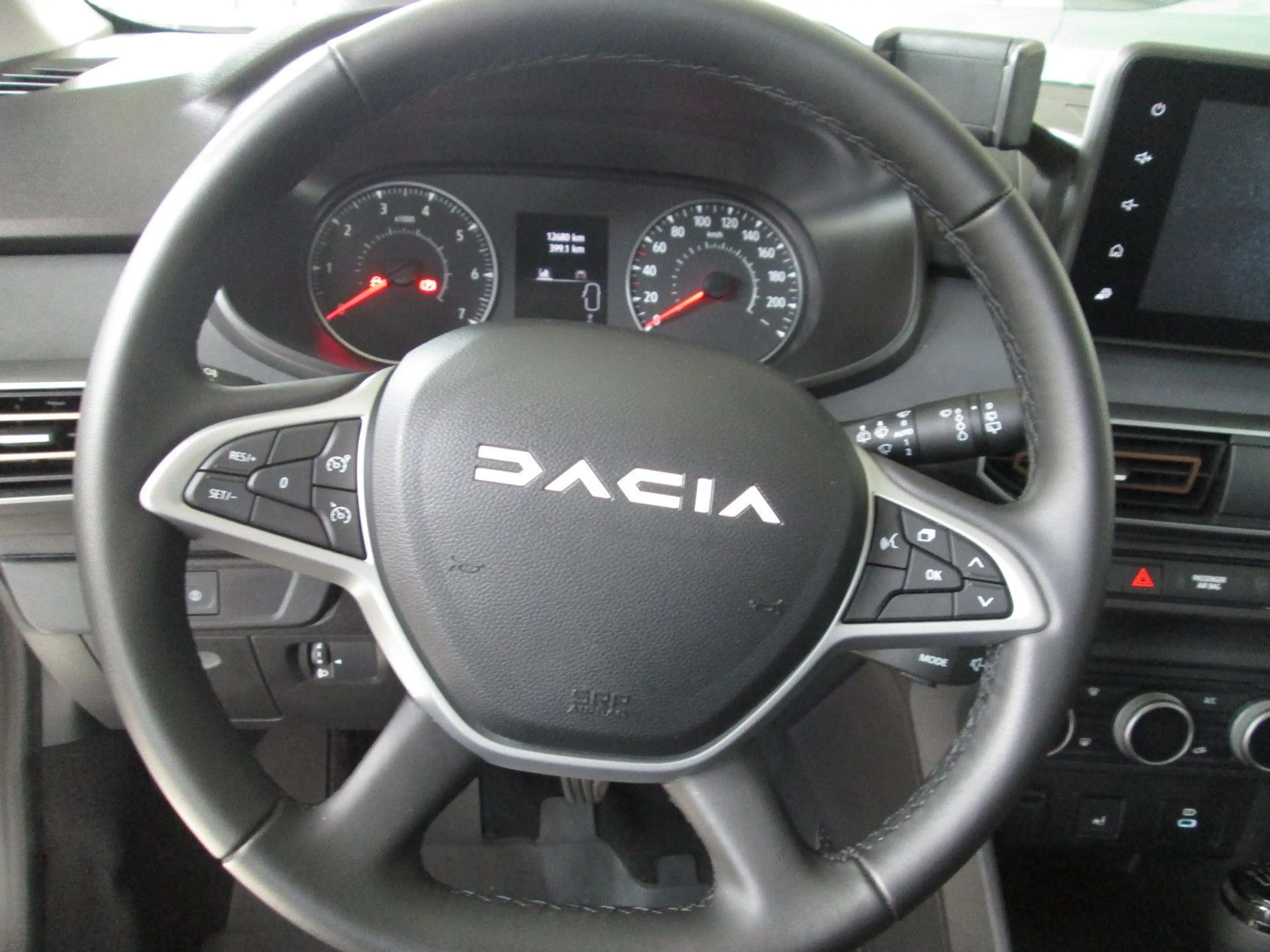Dacia Jogger Extreme*KLIMAAUTOM*RÜCKFAHRKAMERA*7 SITZE — photo 21
