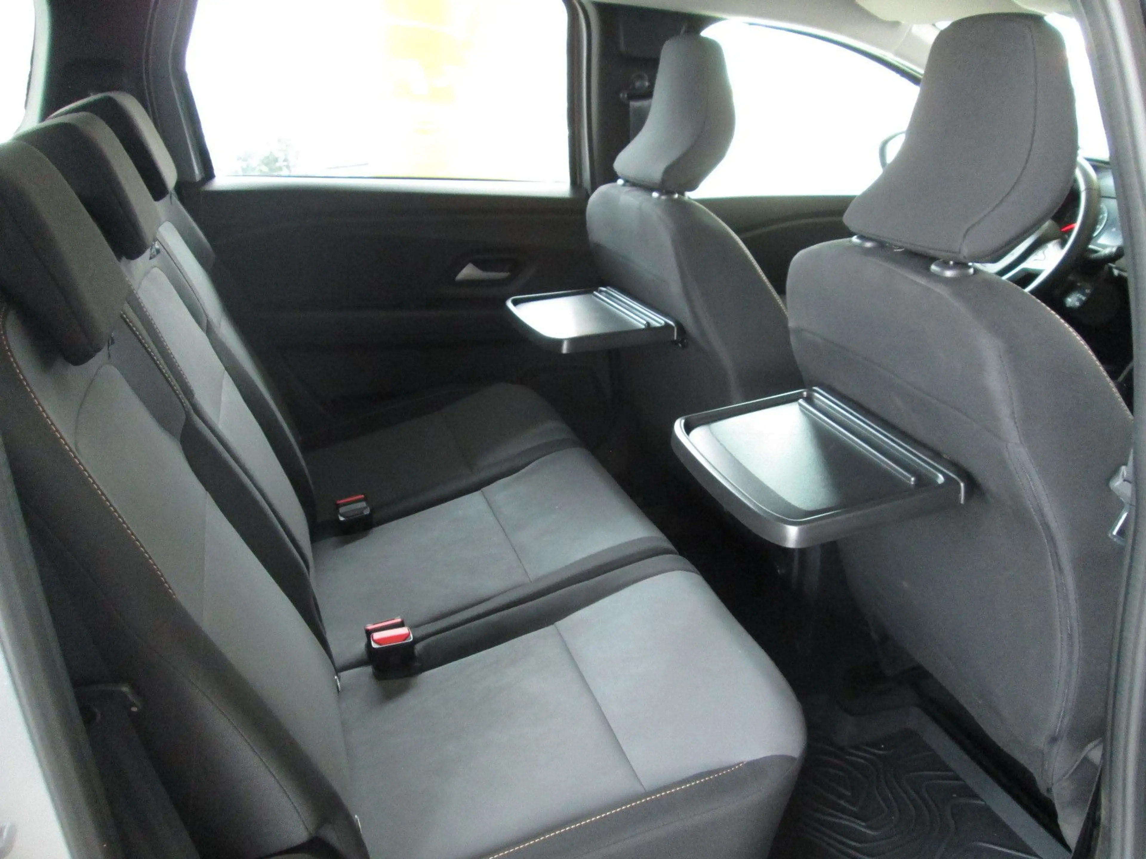Dacia Jogger Extreme*KLIMAAUTOM*RÜCKFAHRKAMERA*7 SITZE — photo 11