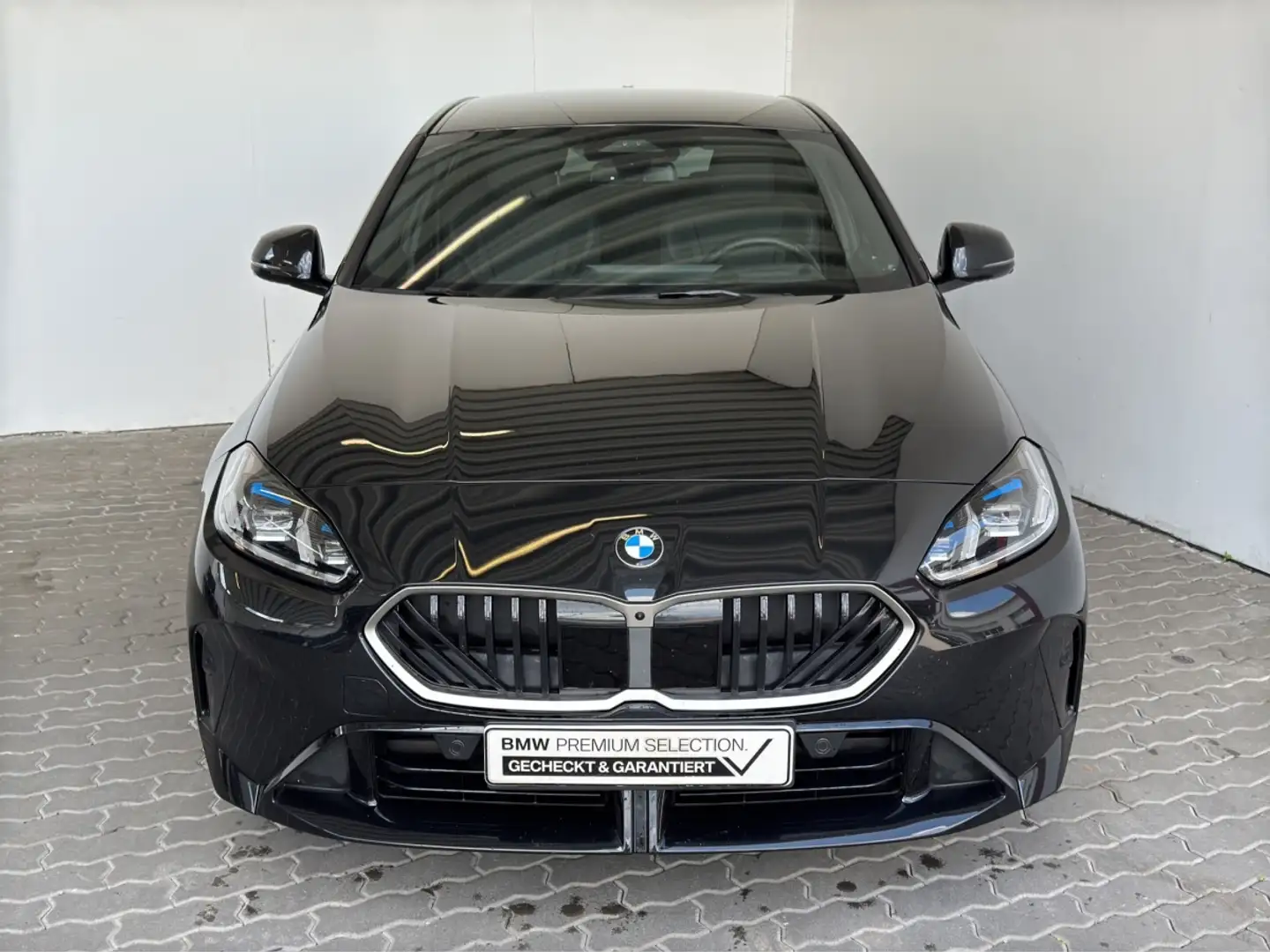 BMW 120 dA 5-trg.(F70) M Sport LiveCock.DriveAss.AHK. Schwarz - 1