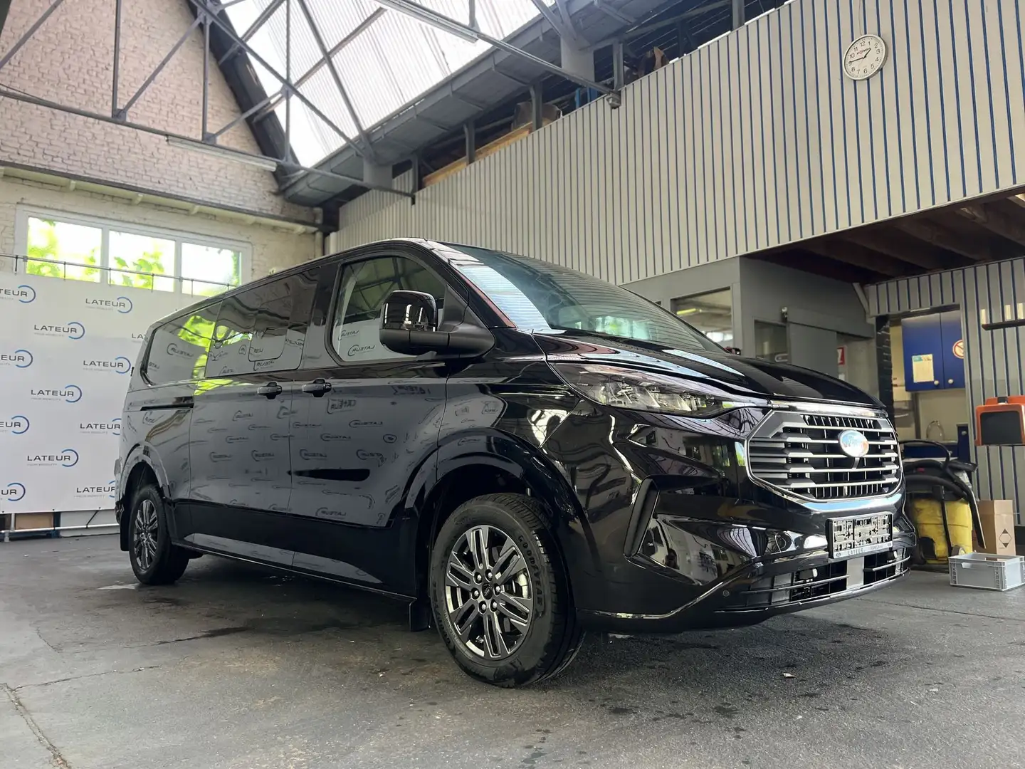 Ford Transit Custom Dubbele cabine Limited 320L 2.0TD 170Pk / 125Kw A Noir - 2