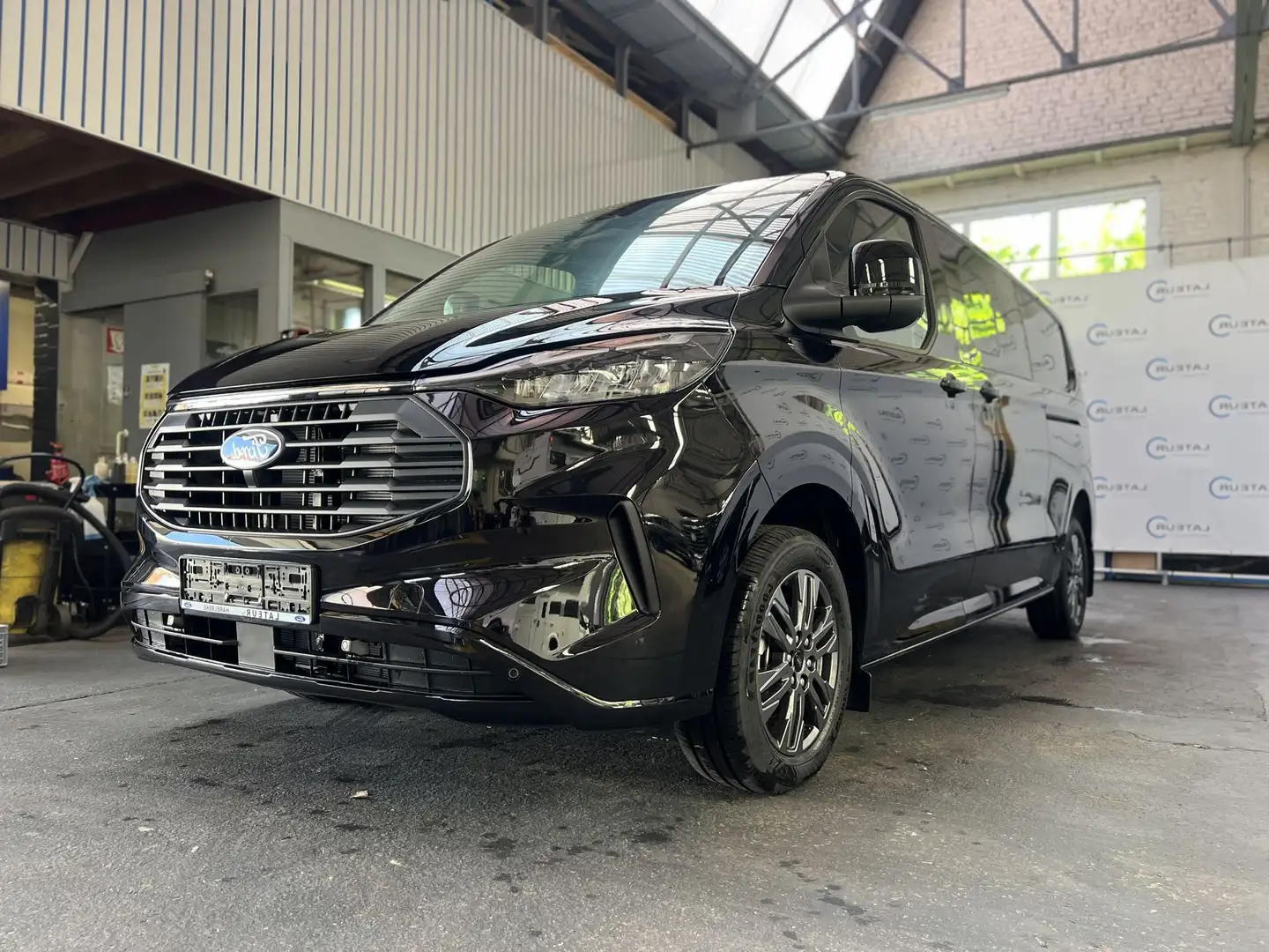Ford Transit Custom Dubbele cabine Limited 320L 2.0TD 170Pk / 125Kw A Noir - 1