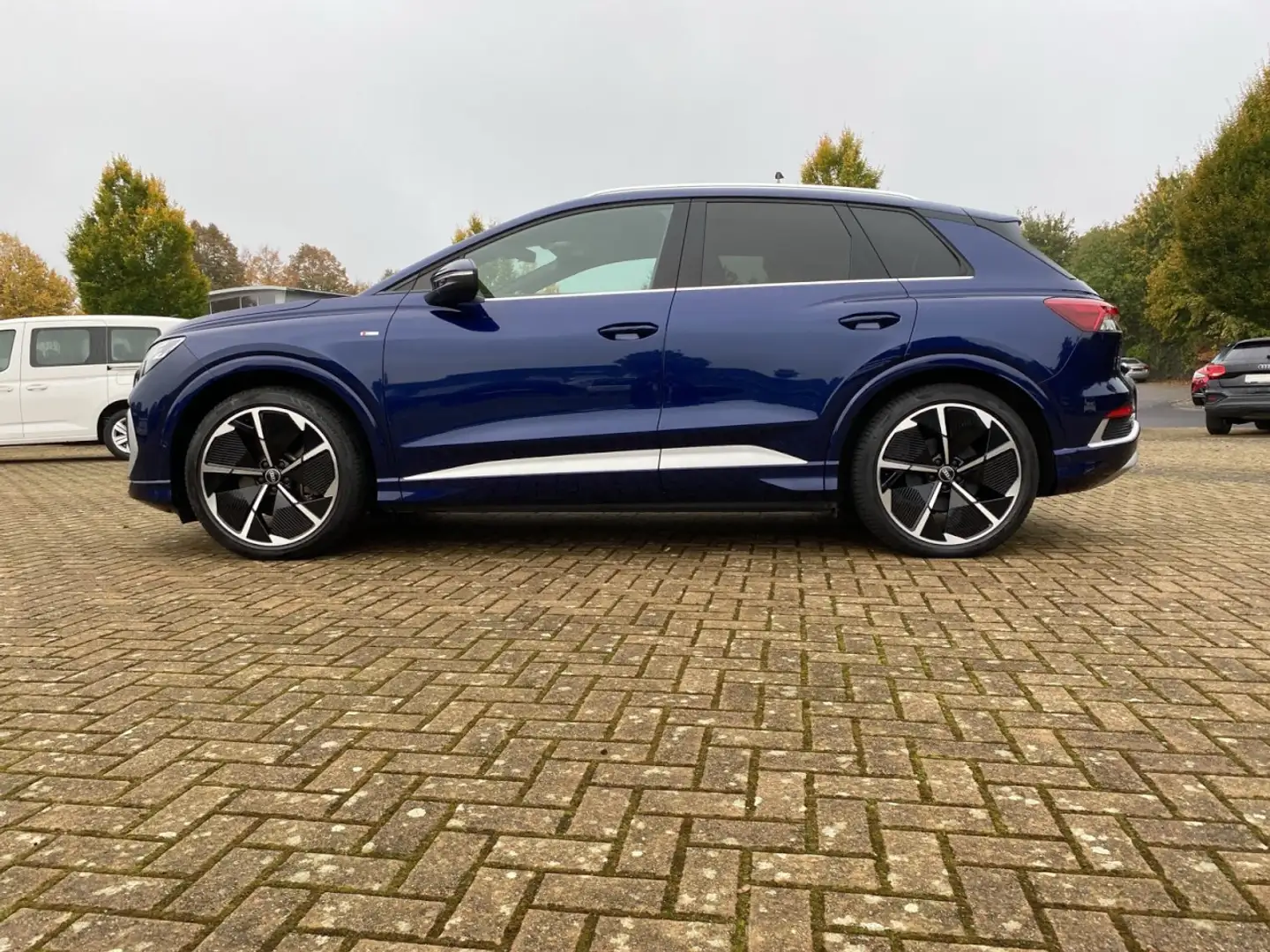Audi Q4 e-tron S-LINE*MATRIX*ACC*SONOS*RFK*21 ZOLL Klima Navi Blauw - 2