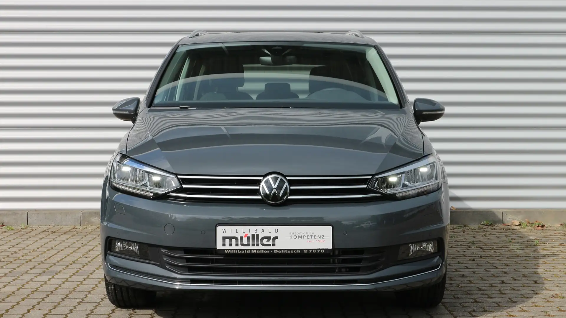Volkswagen Touran Highline IQ.Light*7 Sitze*. . . u.v.m. Grau - 2