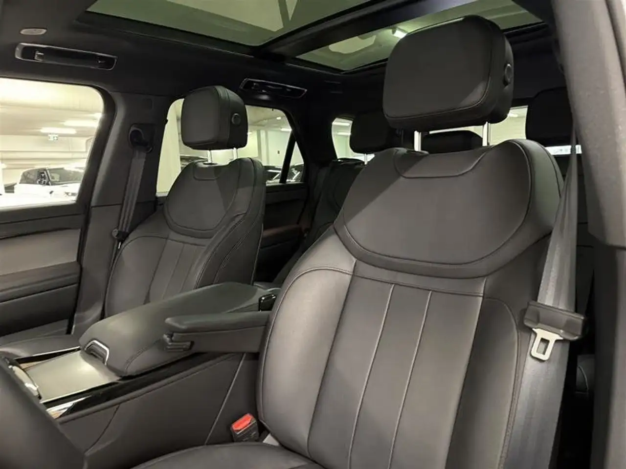 Land Rover Range Rover Sport снимка Land Rover Range Rover Sport