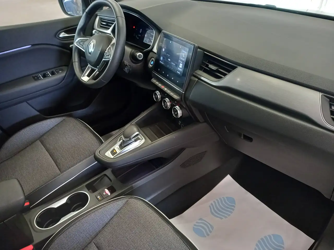 Renault Captur — photo 8