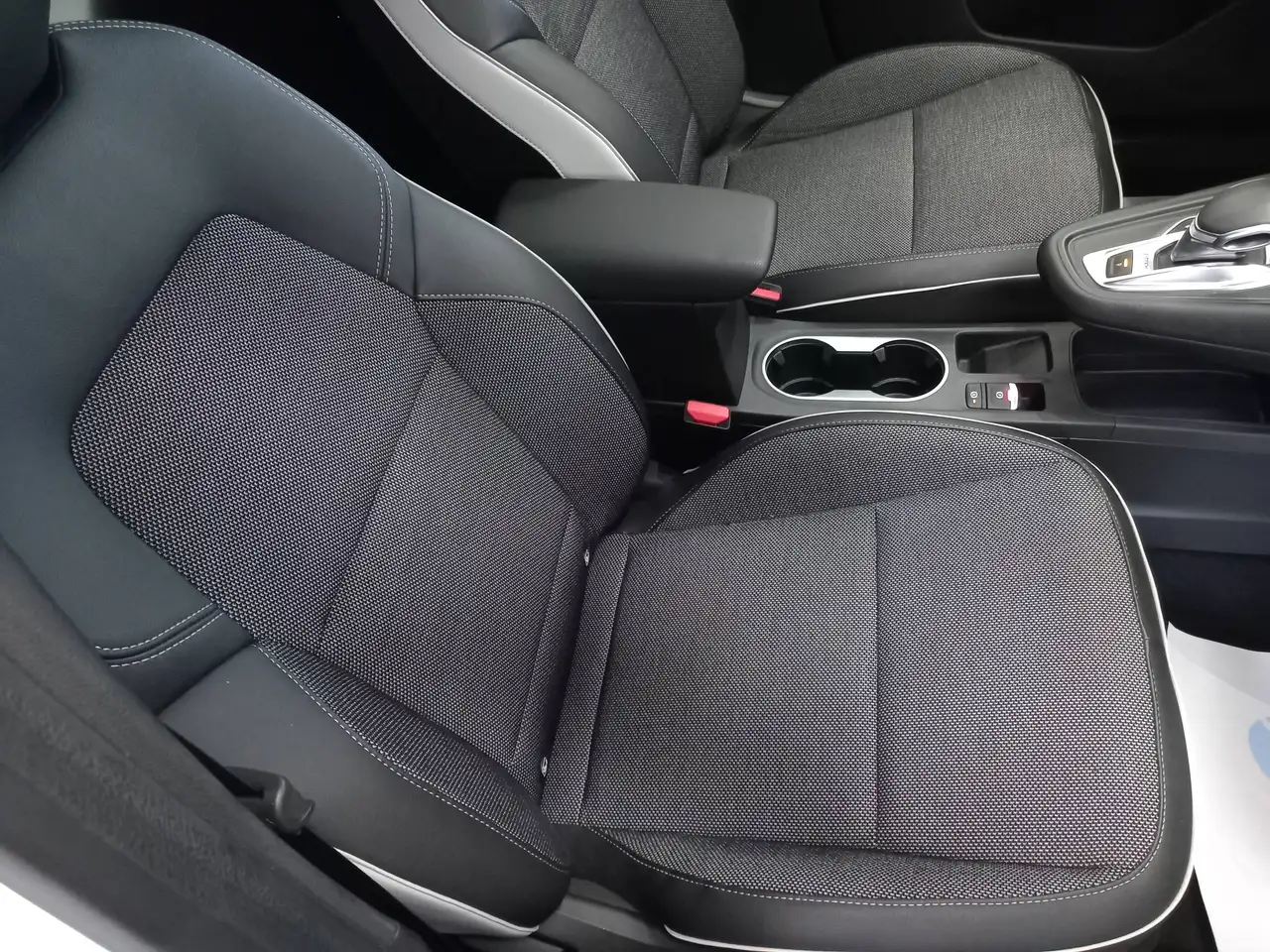 Renault Captur — photo 9