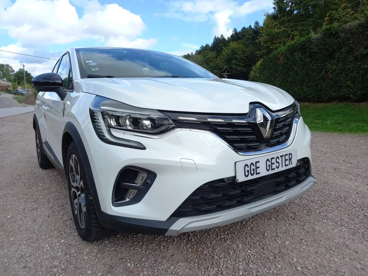 Renault Captur — photo 2