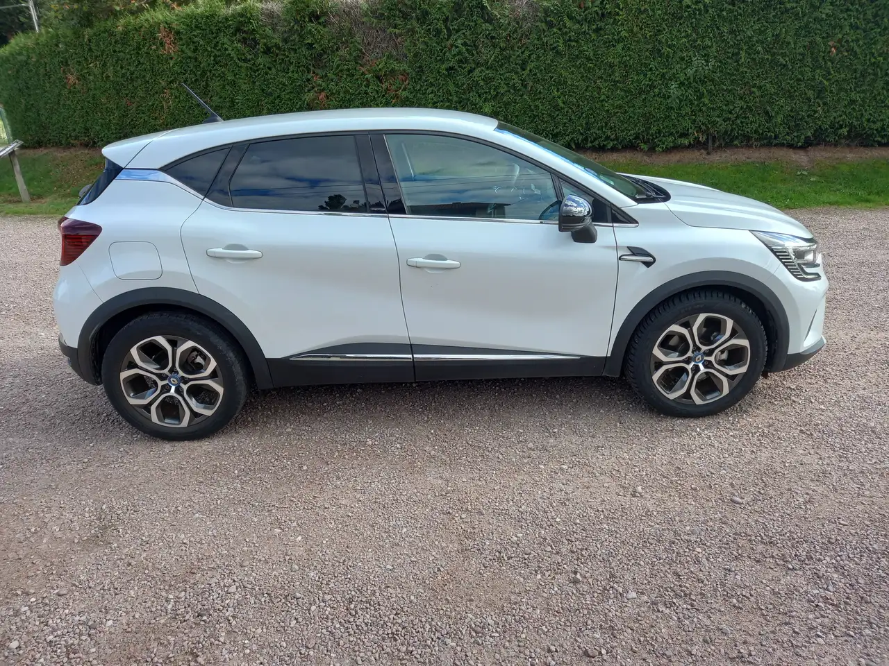 Renault Captur — photo 7