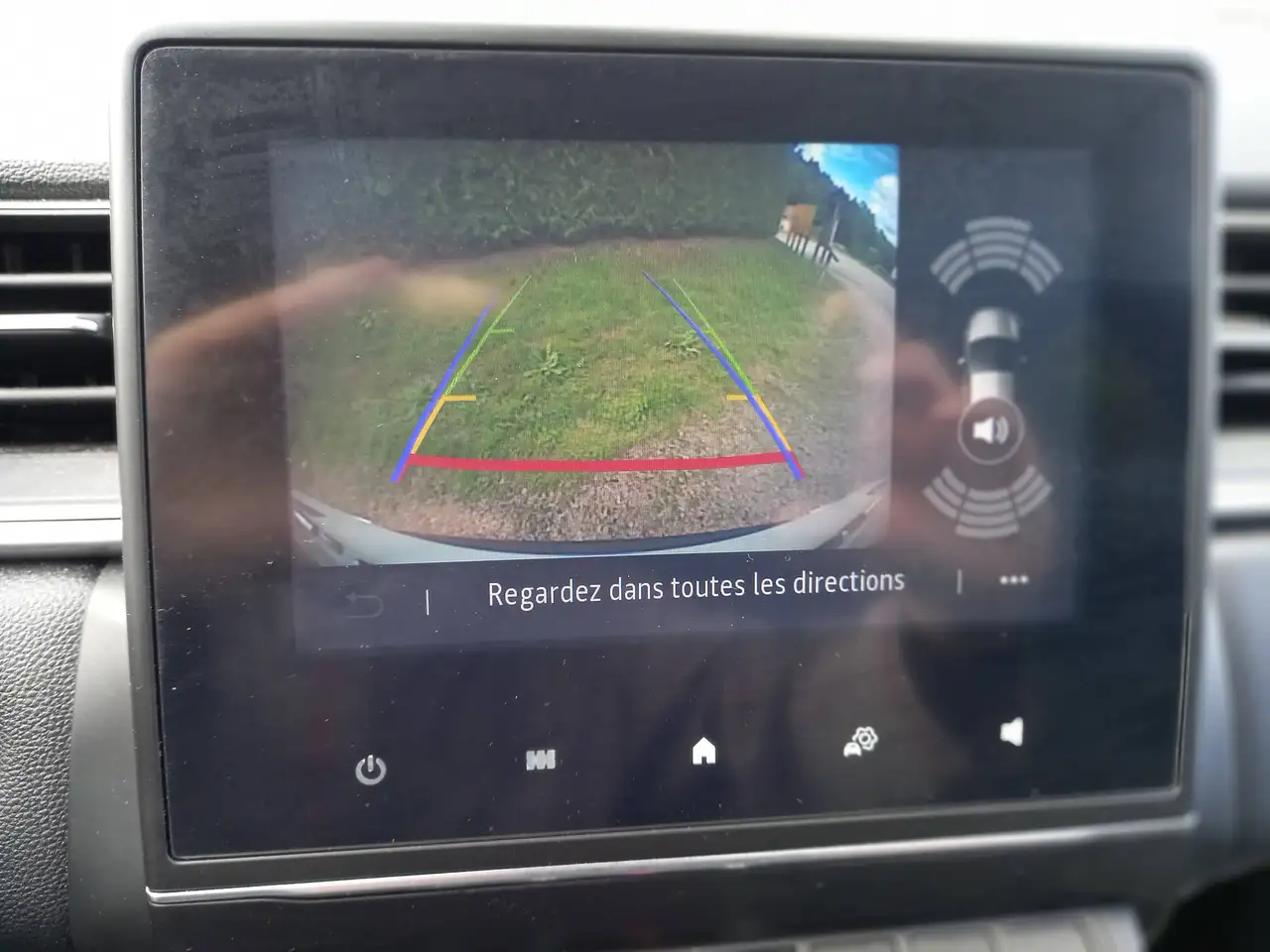 Renault Captur — photo 14