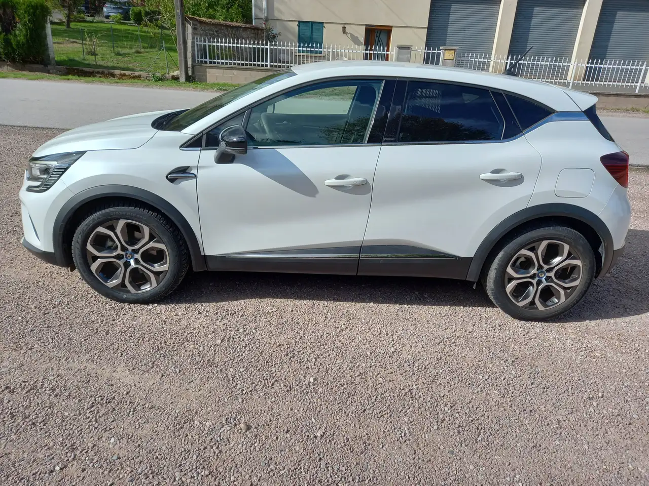 Renault Captur — photo 3