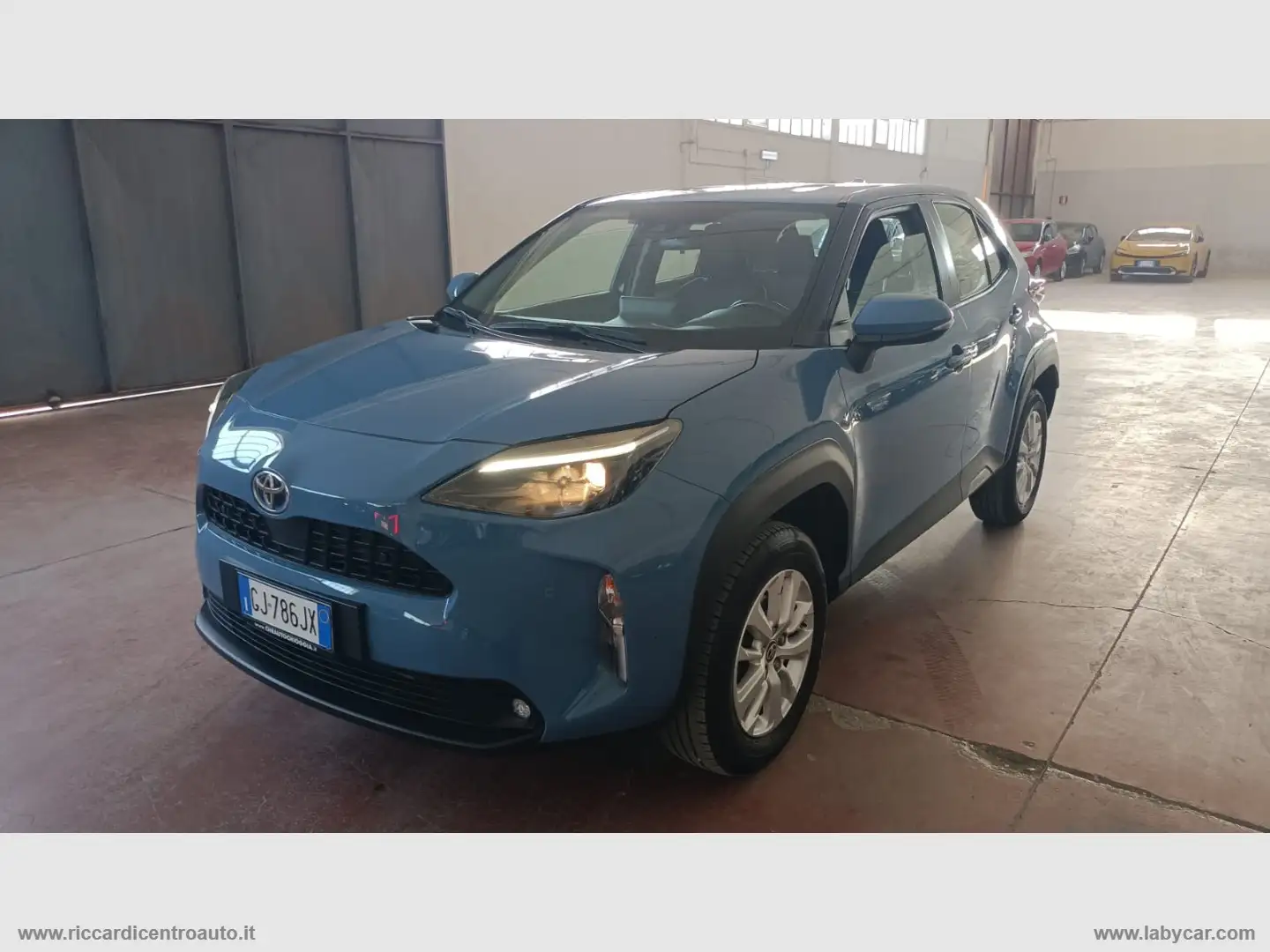Toyota Yaris Cross 1.5 Hybrid 5p. E-CVT Busin. Blu/Azzurro - 1