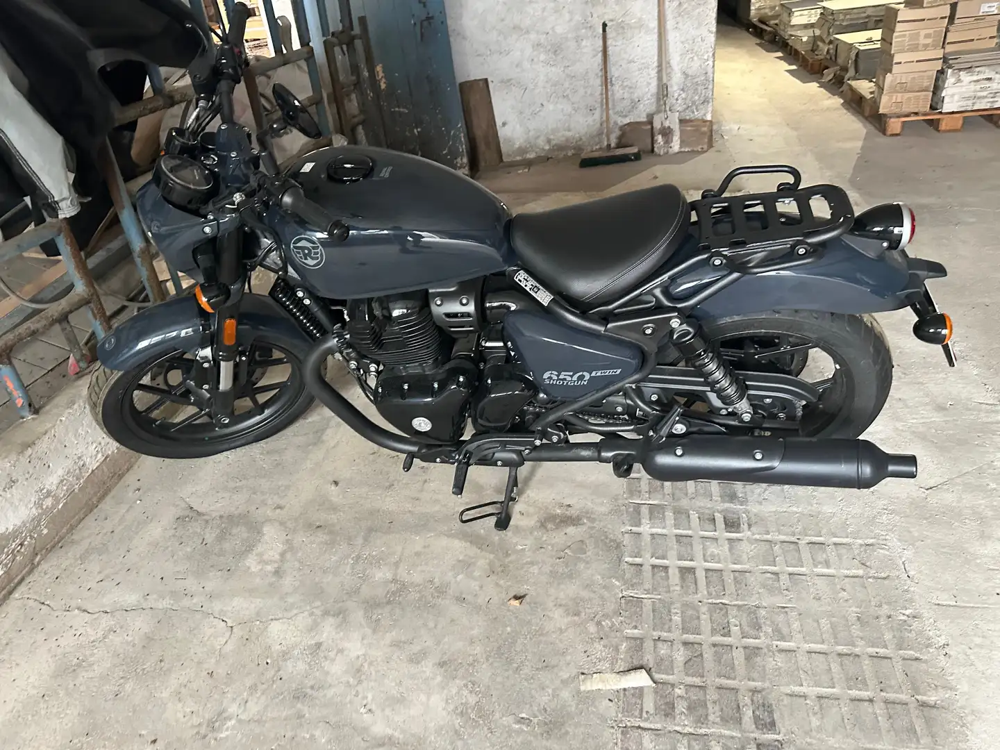 Royal Enfield Shot Gun 650 Gri - 1