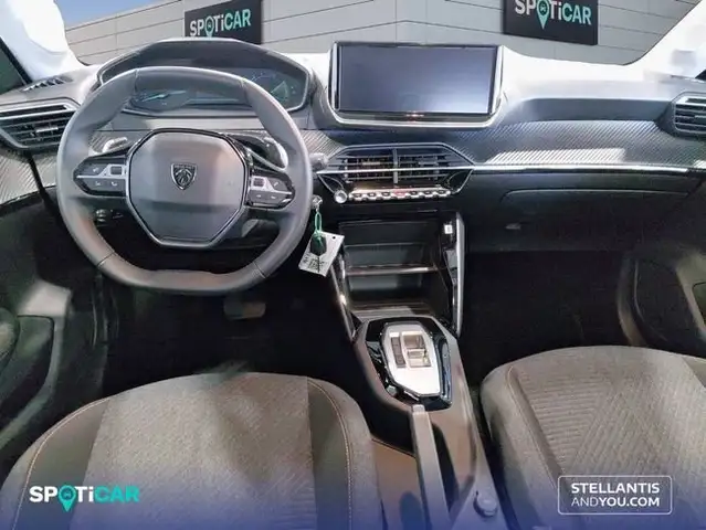 Peugeot 208 view 8