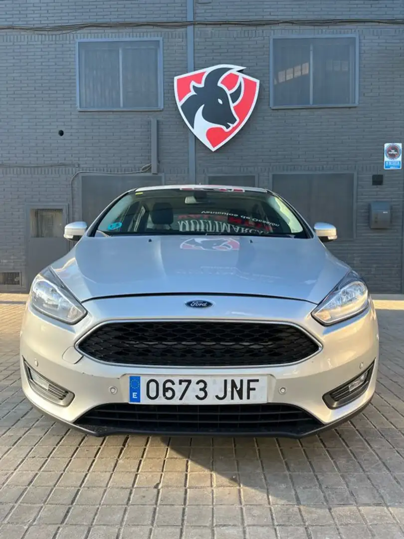 Ford Focus Sportbreak 1.5 Ecoblue ST-Line 120 Aut. Gris - 2
