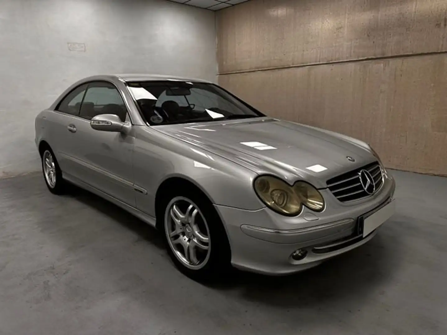 Mercedes-Benz CLK 200 Elegance Gris - 2