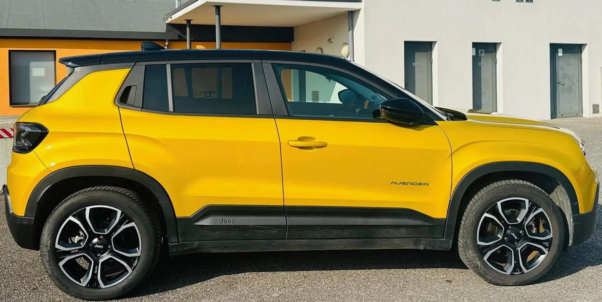 Jeep Avenger Avenger Elektro 1st Edition Gold - 2