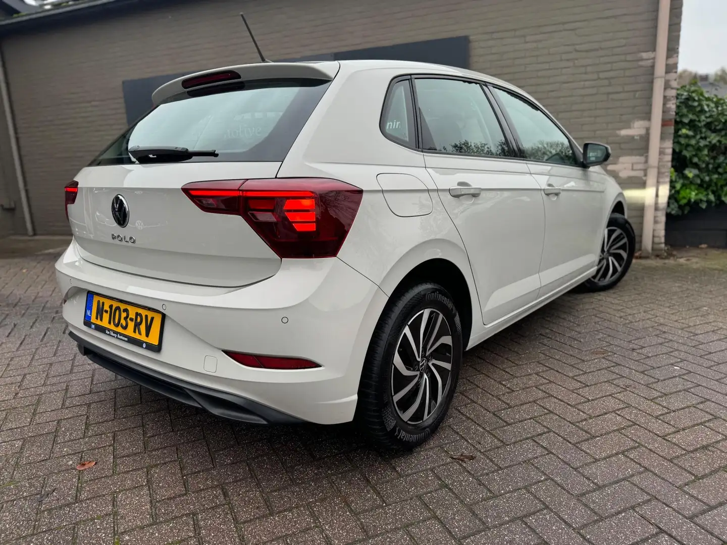 Volkswagen Polo 1.0 TSI ORG NL - 1e EIG - CARPLAY Gris - 2