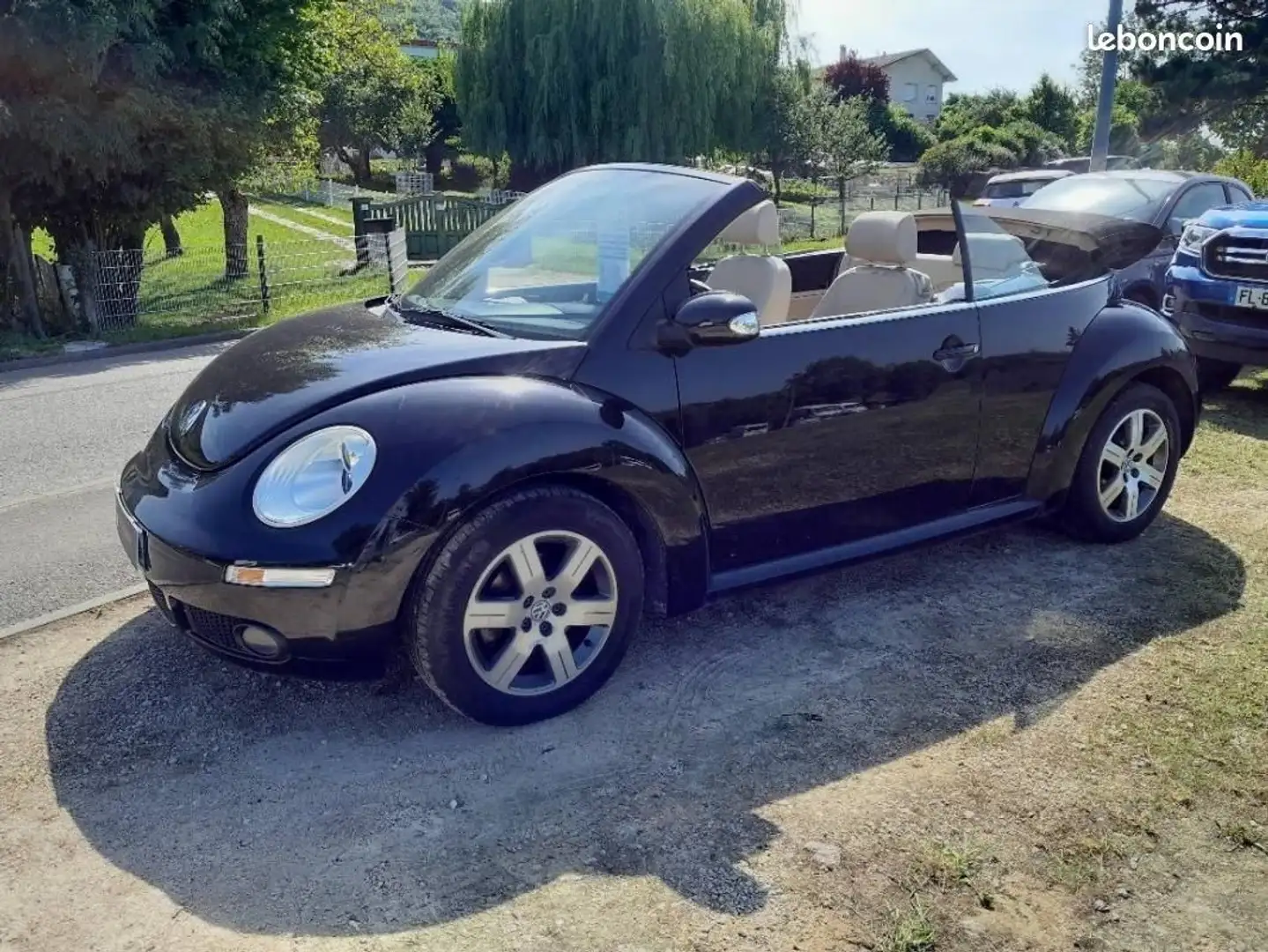 Volkswagen New Beetle 1.6 102 Carat cabriolet Noir - 1