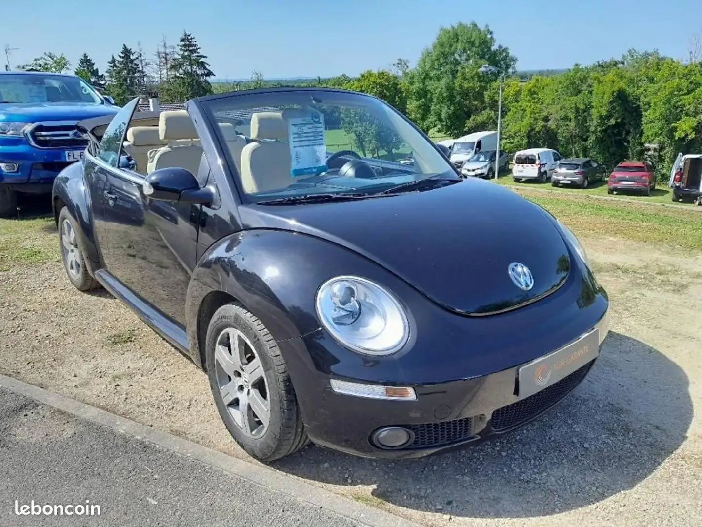 Volkswagen New Beetle 1.6 102 Carat cabriolet Noir - 2