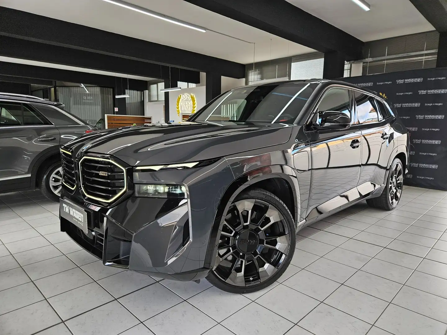 BMW XM 4.4 auto Grigio - 1