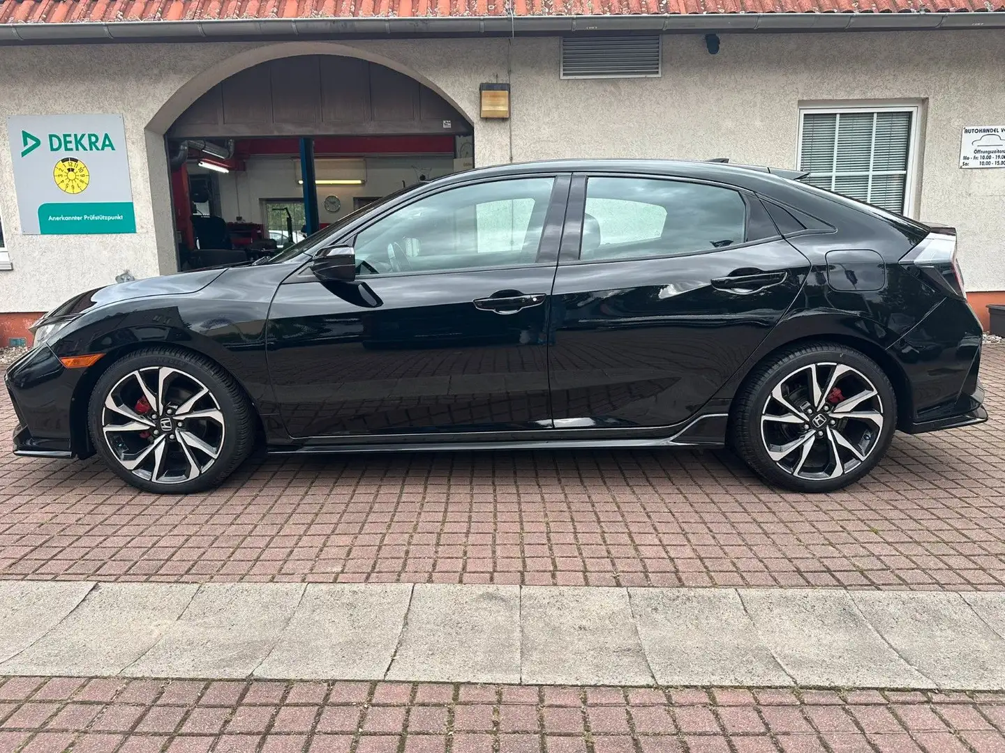 Honda Civic 1.5 Sport Plus*AUT:*SITZHZG*CAM*LM* Schwarz - 2