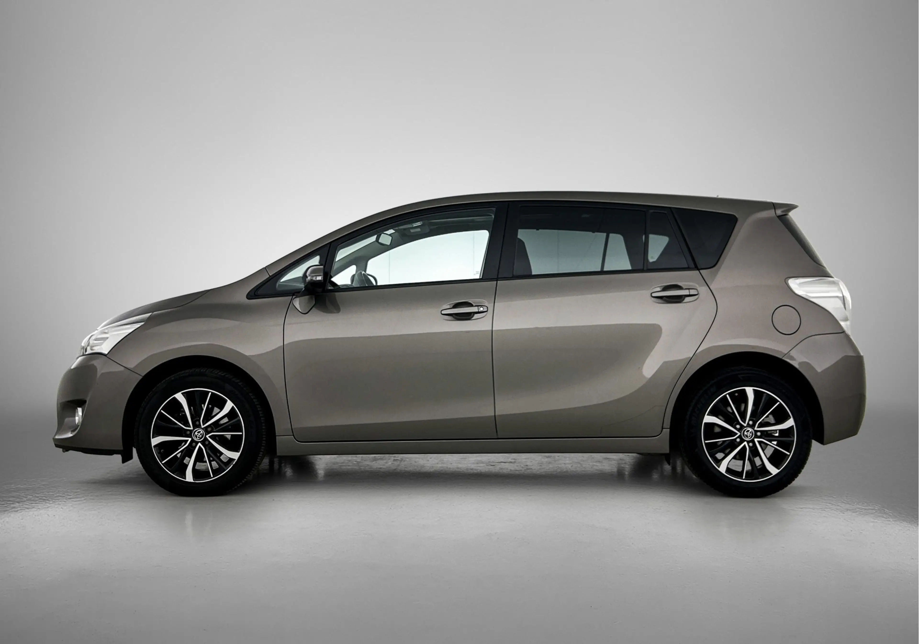 Toyota Verso 1.6 VVT-i SkyView Edition | Panoramadak | Trekhaak — photo 3